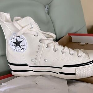 Converse plus 70 gems